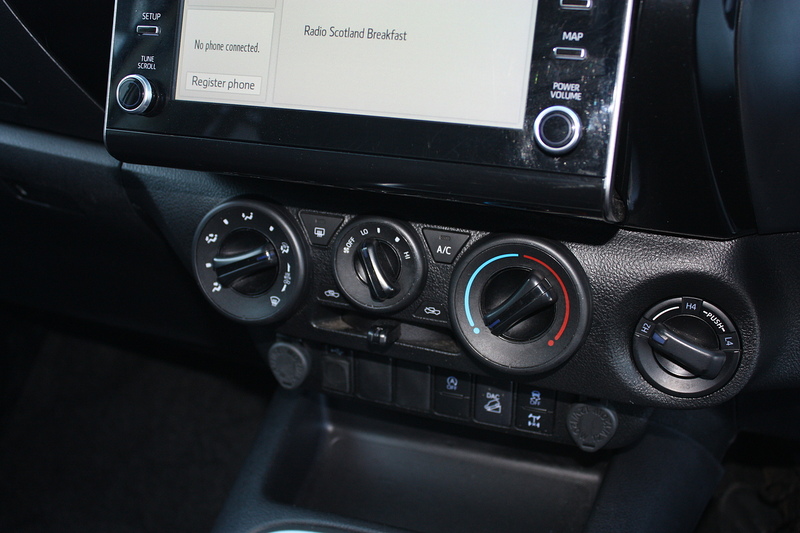 Toyota Hilux 2.4 D-4D 150 Icon - U328