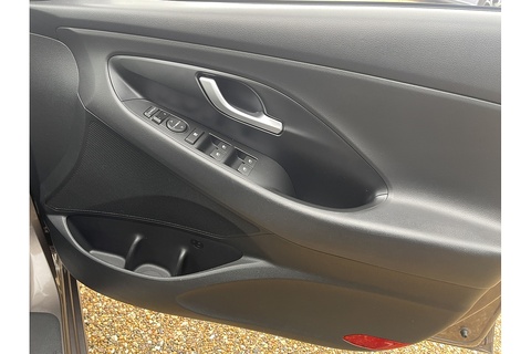 1.0 T-GDi MHEV SE Connect Hatchback 5dr Petrol Hybrid Manual Euro 6 (s/s) (120 ps)