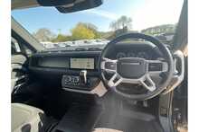 Land Rover Defender 90 D250 MHEV 2023