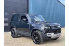 Land Rover Defender 90 D250 MHEV 2023