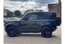 Land Rover Defender 90 D250 MHEV 2023