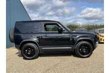 Land Rover Defender 90 D250 MHEV 2023