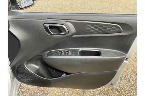 1.0 SE Hatchback 5dr Petrol Manual Euro 6 (s/s) (67 ps)