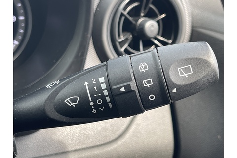 1.0 SE Hatchback 5dr Petrol Manual Euro 6 (s/s) (67 ps)