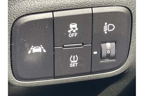 1.0 SE Hatchback 5dr Petrol Manual Euro 6 (s/s) (67 ps)