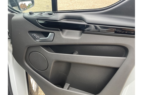 2.0 300 EcoBlue Limited Crew Van Double Cab 5dr Diesel Manual L2 H1 Euro 6 (s/s) (130 ps)