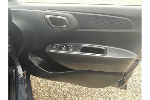 1.0 SE Hatchback 5dr Petrol Manual Euro 6 (s/s) (67 ps)