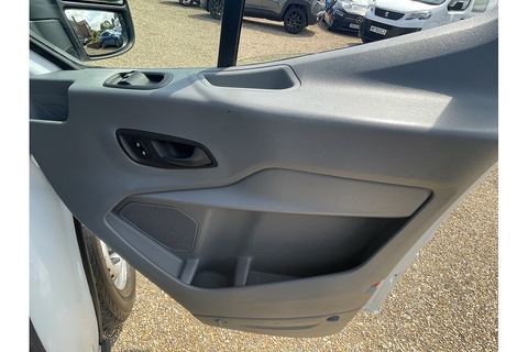 2.0 350 EcoBlue Chassis Cab 2dr Diesel Manual RWD L4 H1 Euro 6 (130 ps)