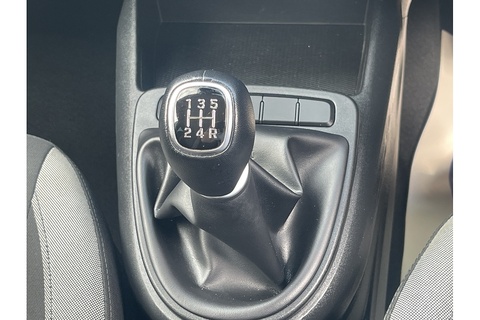 1.0 SE Hatchback 5dr Petrol Manual Euro 6 (s/s) (67 ps)