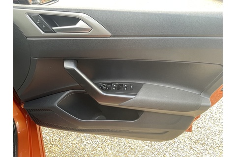 1.0 TSI SE Hatchback 5dr Petrol Manual Euro 6 (s/s) (95 ps)