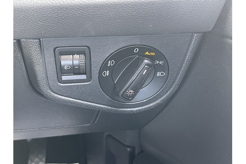 1.0 TSI SE Hatchback 5dr Petrol Manual Euro 6 (s/s) (95 ps)