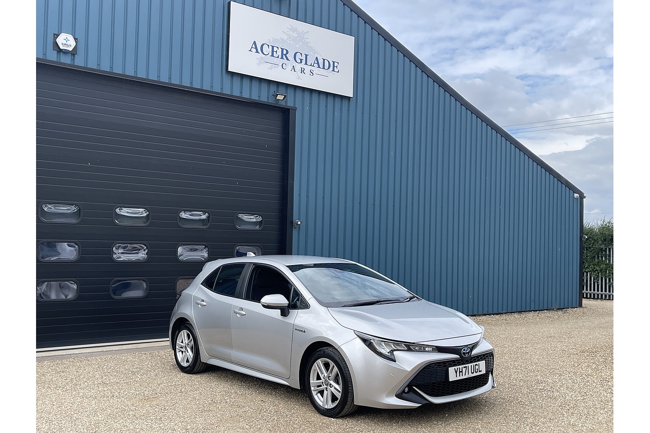 Toyota 1.8 VVT-h GPF Icon Tech Hatchback 5dr Petrol Hybrid CVT Euro 6 (s/s) (122 ps)