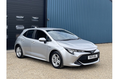 1.8 VVT-h GPF Icon Tech Hatchback 5dr Petrol Hybrid CVT Euro 6 (s/s) (122 ps)