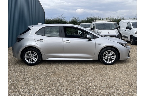 1.8 VVT-h GPF Icon Tech Hatchback 5dr Petrol Hybrid CVT Euro 6 (s/s) (122 ps)