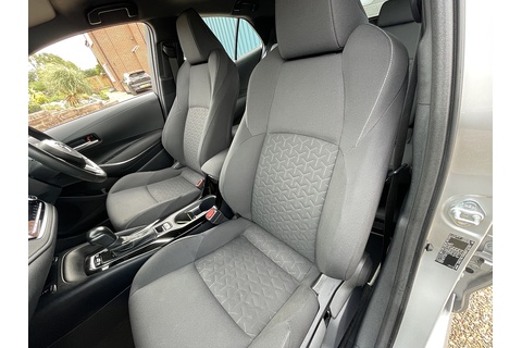 1.8 VVT-h GPF Icon Tech Hatchback 5dr Petrol Hybrid CVT Euro 6 (s/s) (122 ps)