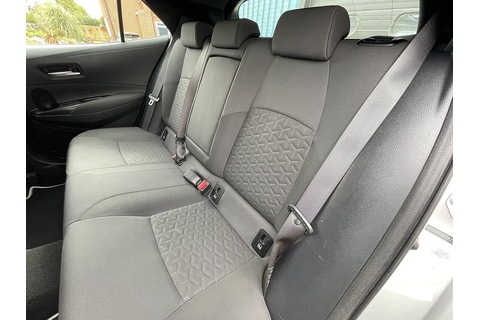 1.8 VVT-h GPF Icon Tech Hatchback 5dr Petrol Hybrid CVT Euro 6 (s/s) (122 ps)