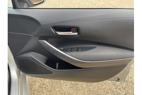 1.8 VVT-h GPF Icon Tech Hatchback 5dr Petrol Hybrid CVT Euro 6 (s/s) (122 ps)