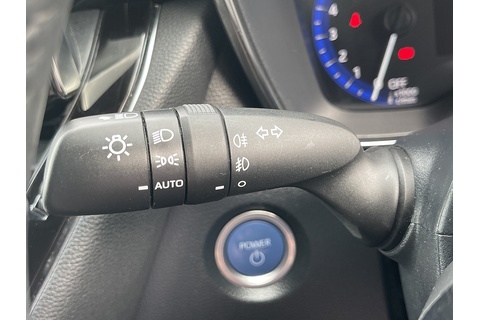 1.8 VVT-h GPF Icon Tech Hatchback 5dr Petrol Hybrid CVT Euro 6 (s/s) (122 ps)