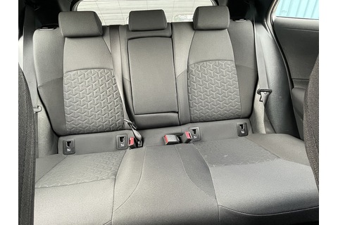 1.8 VVT-h GPF Icon Tech Hatchback 5dr Petrol Hybrid CVT Euro 6 (s/s) (122 ps)