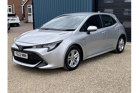 1.8 VVT-h GPF Icon Tech Hatchback 5dr Petrol Hybrid CVT Euro 6 (s/s) (122 ps)