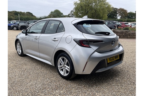 1.8 VVT-h GPF Icon Tech Hatchback 5dr Petrol Hybrid CVT Euro 6 (s/s) (122 ps)