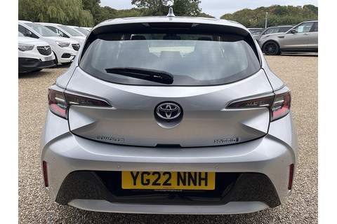 1.8 VVT-h GPF Icon Tech Hatchback 5dr Petrol Hybrid CVT Euro 6 (s/s) (122 ps)