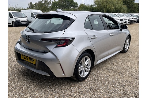 1.8 VVT-h GPF Icon Tech Hatchback 5dr Petrol Hybrid CVT Euro 6 (s/s) (122 ps)