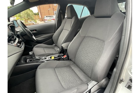 1.8 VVT-h GPF Icon Tech Hatchback 5dr Petrol Hybrid CVT Euro 6 (s/s) (122 ps)