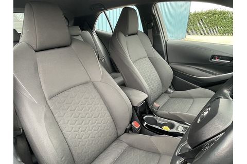 1.8 VVT-h GPF Icon Tech Hatchback 5dr Petrol Hybrid CVT Euro 6 (s/s) (122 ps)