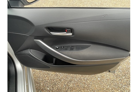 1.8 VVT-h GPF Icon Tech Hatchback 5dr Petrol Hybrid CVT Euro 6 (s/s) (122 ps)