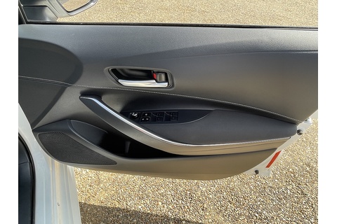 1.8 VVT-h GPF Icon Tech Touring Sports 5dr Petrol Hybrid CVT Euro 6 (s/s) (122 ps)