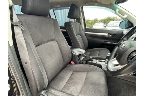 2.8 D-4D Invincible Pickup Double Cab 4dr Diesel Auto 4WD Euro 6 (s/s) (204 ps)