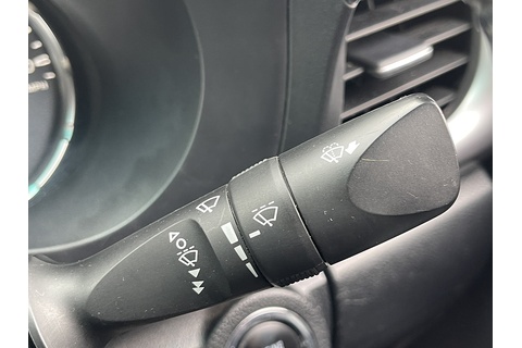 2.8 D-4D Invincible Pickup Double Cab 4dr Diesel Auto 4WD Euro 6 (s/s) (204 ps)