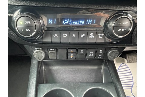 2.8 D-4D Invincible Pickup Double Cab 4dr Diesel Auto 4WD Euro 6 (s/s) (204 ps)