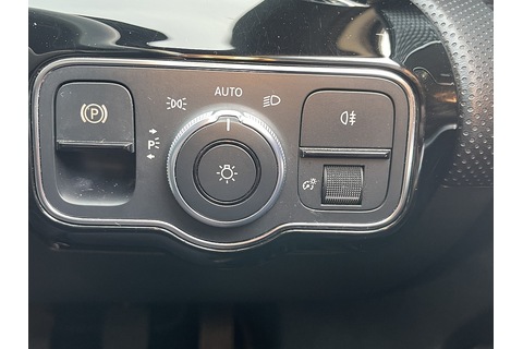 1.3 A180 Sport Hatchback 5dr Petrol Manual Euro 6 (s/s) (136 ps)