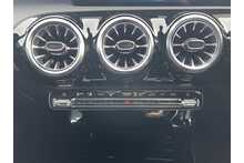 Mercedes-Benz CLA CLA200 AMG Line 2023