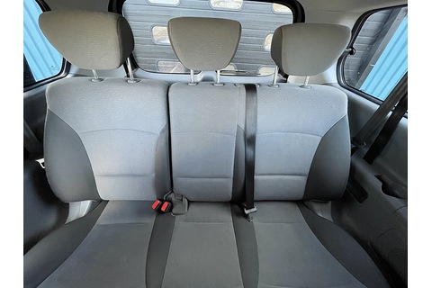 2.5 CRDi SE MPV 5dr Diesel Manual Euro 6 (136 ps)