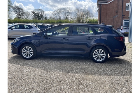 1.8 VVT-h Icon Touring Sports 5dr Petrol Hybrid CVT Euro 6 (s/s) (140 ps)