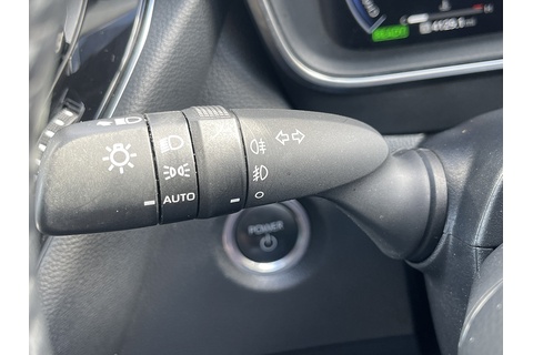 1.8 VVT-h Icon Touring Sports 5dr Petrol Hybrid CVT Euro 6 (s/s) (140 ps)