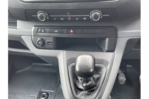 1.5D Icon Medium Panel Van 6dr Diesel Manual MWB Euro 6 (s/s) (120 bhp)