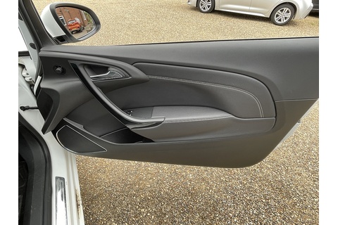 T SRi Coupe 1.4 Manual Petrol