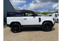 Land Rover Defender 90 D200 MHEV 2021