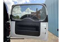 Land Rover Defender 90 D200 MHEV 2021