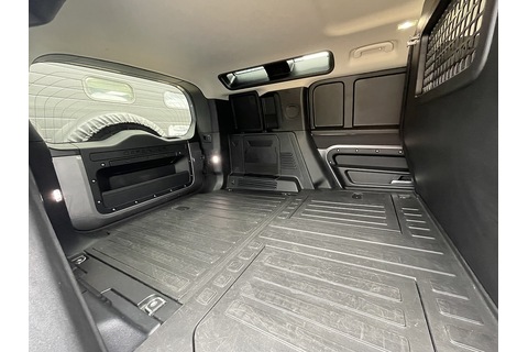 3.0 D250 MHEV Hard Top SUV 5dr Diesel Auto 4WD MWB Euro 6 (s/s) (250 ps)