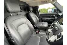 Land Rover Defender 110 D250 MHEV 2022