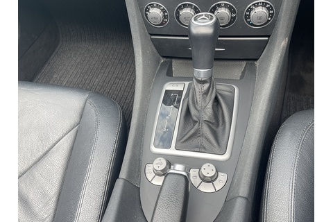 1.8 SLK200 Kompressor Convertible 2dr Petrol Automatic (211 g/km, 163 bhp)
