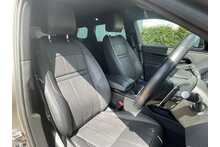 Land Rover Range Rover Evoque P300e R-Dynamic S 2023