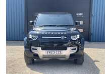 Land Rover Defender 110 D250 MHEV 2023