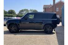Land Rover Defender 110 D250 MHEV 2023