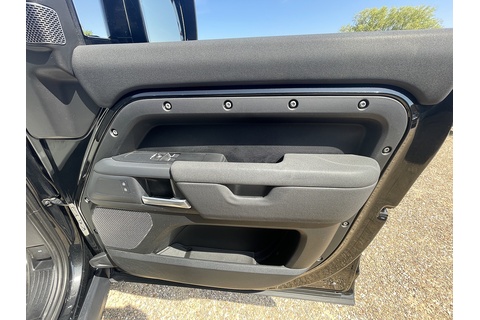 3.0 D250 MHEV Hard Top SUV 5dr Diesel Auto 4WD MWB Euro 6 (s/s) (250 ps)